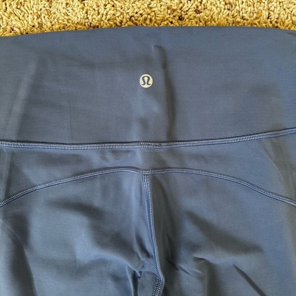 Lululemon Blue leggings - Picture 4 of 6